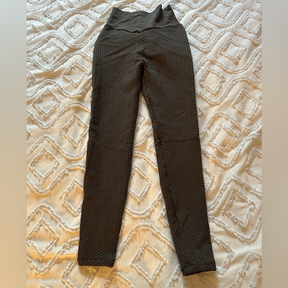 Size small Tahira by KB luxe leggings. - Picture 2 of 10